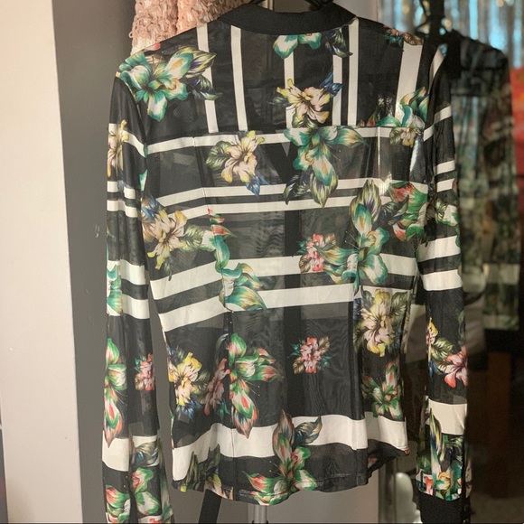 Bebe Floral Sheer Button Up - Picture 2 of 3